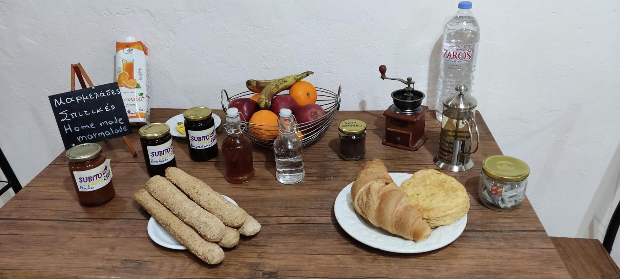 Villa Sofita With Tzakouzi Maroulás 객실 사진
